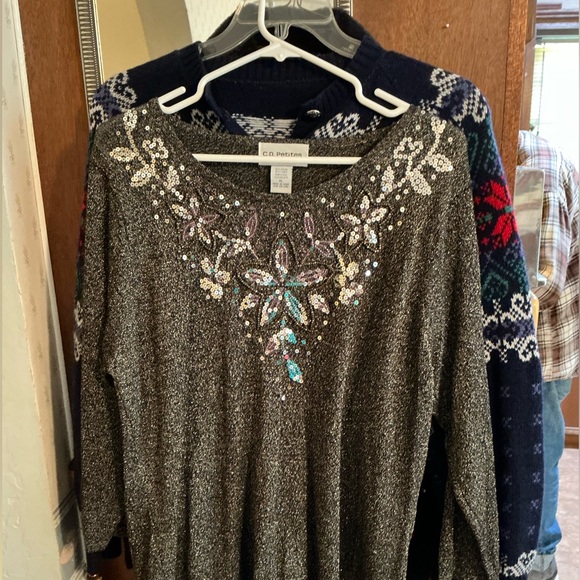 Women’s top - Picture 2 of 3